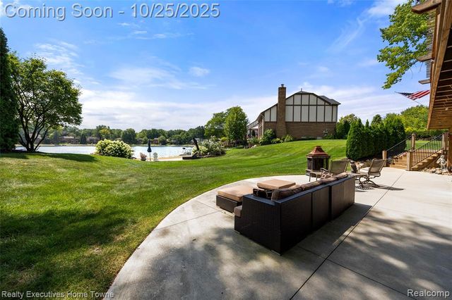54464 Sherwood Lane, Shelby Twp, MI 48315