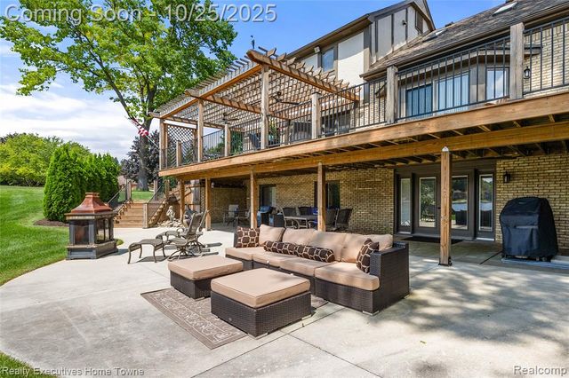 54464 Sherwood Lane, Shelby Twp, MI 48315