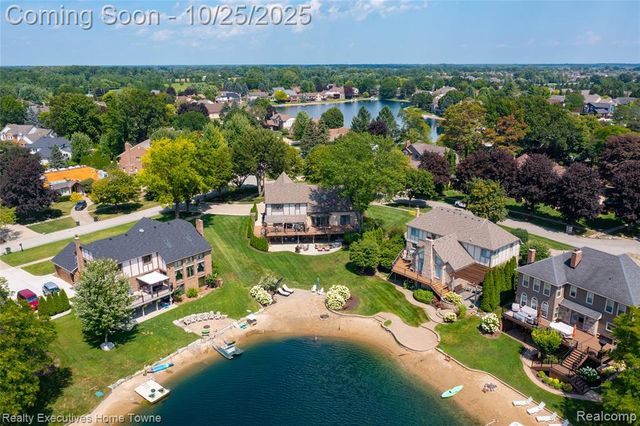 54464 Sherwood Lane, Shelby Twp, MI 48315