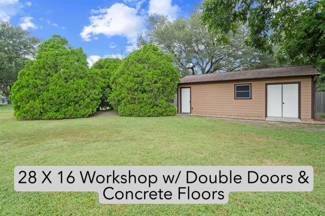 16855 E Maglitto Circle, Tomball, TX 77377