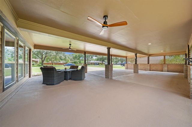 16855 E Maglitto Circle, Tomball, TX 77377