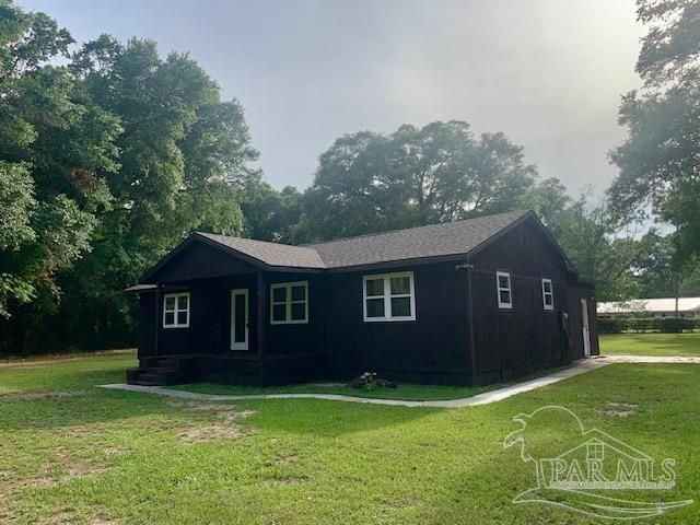6171 Young Ln, Milton, FL 32570