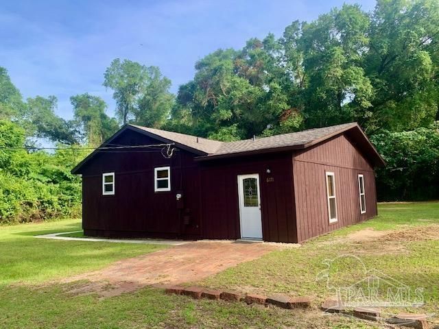6171 Young Ln, Milton, FL 32570