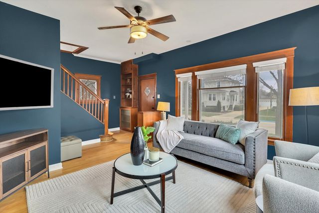 4038 Grove Avenue, Brookfield, IL 60513