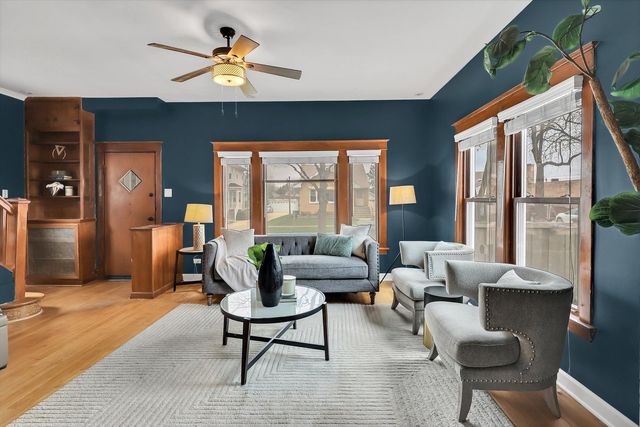 4038 Grove Avenue, Brookfield, IL 60513