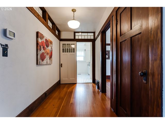 96 W 20TH Ave, Eugene, OR 97405