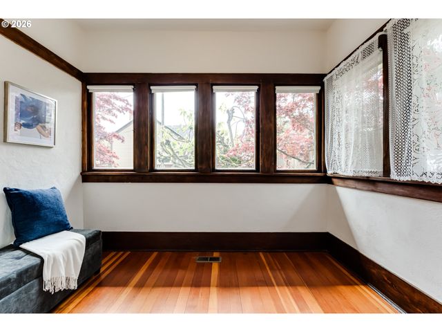 96 W 20TH Ave, Eugene, OR 97405