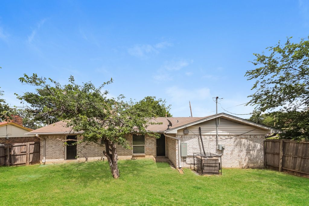 101 Sesame Drive, Mesquite, TX 75149