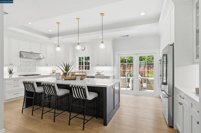 1742 Mary Dr, Pleasant Hill, CA 94523