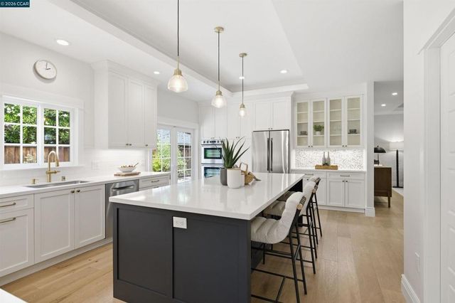 1742 Mary Dr, Pleasant Hill, CA 94523