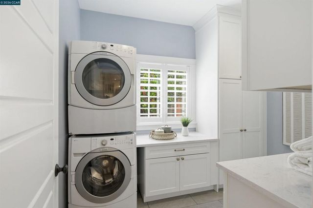 1742 Mary Dr, Pleasant Hill, CA 94523