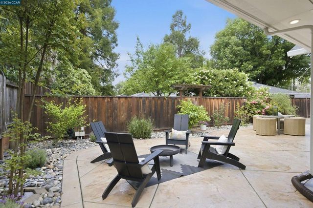 1742 Mary Dr, Pleasant Hill, CA 94523