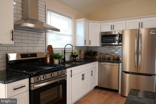 65 TILFORD RD, Somerdale, NJ 08083