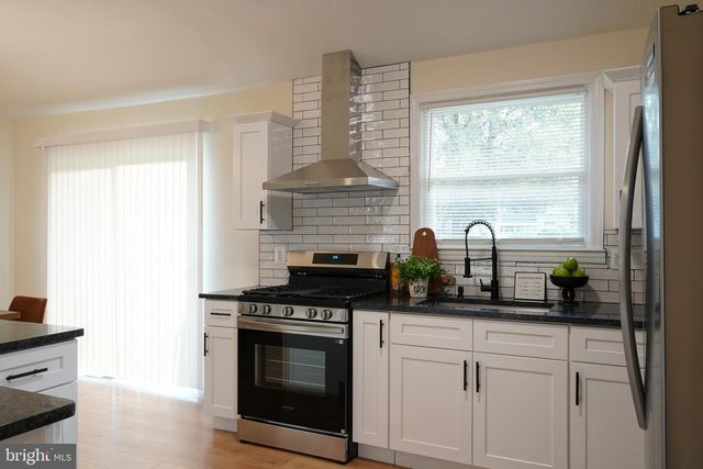 65 TILFORD RD, Somerdale, NJ 08083