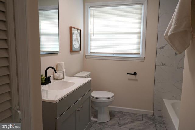 65 TILFORD RD, Somerdale, NJ 08083