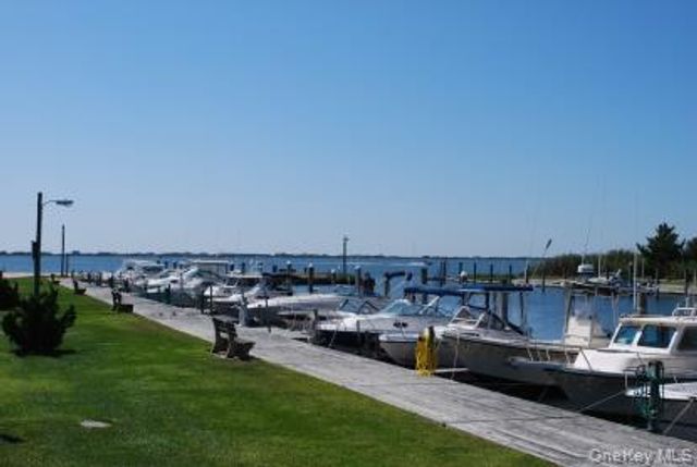 27 Canvasback Lane, East Quogue, NY 11942