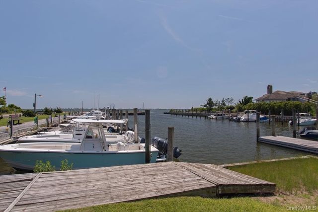 27 Canvasback Lane, East Quogue, NY 11942