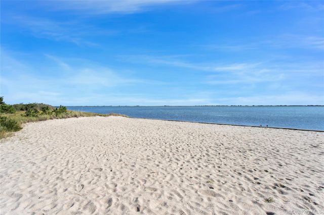 27 Canvasback Lane, East Quogue, NY 11942