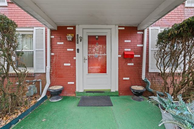 121 Milliken Ave, Penn Hills, PA 15235