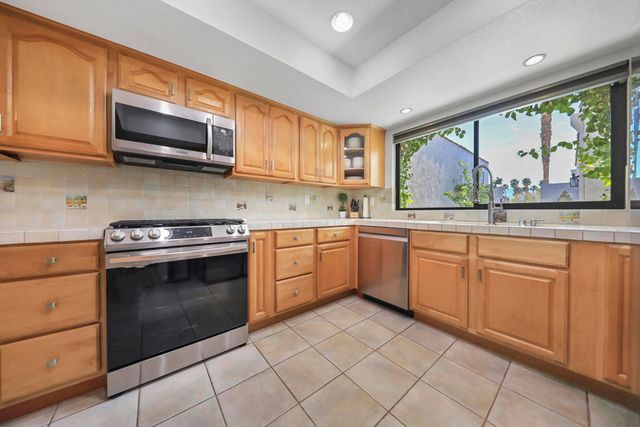 166 Wimbledon Court, Palm Desert, CA 92260