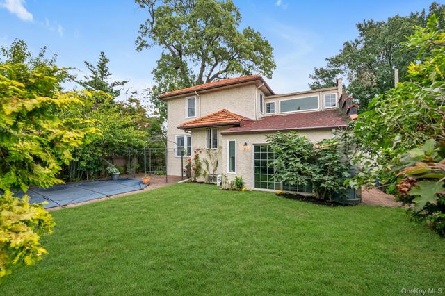 14-84 164 Street, Beechhurst, NY 11357