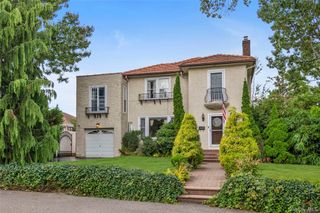 14-84 164 Street, Beechhurst, NY 11357