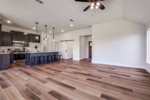 200 Clay Ranch, Valley View, TX 76272