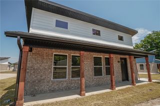 736 N Honey Locust Bend, Fayetteville, AR 72704