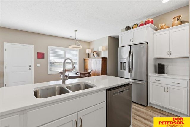 2102 Aaron Way, Fremont, NE 68025