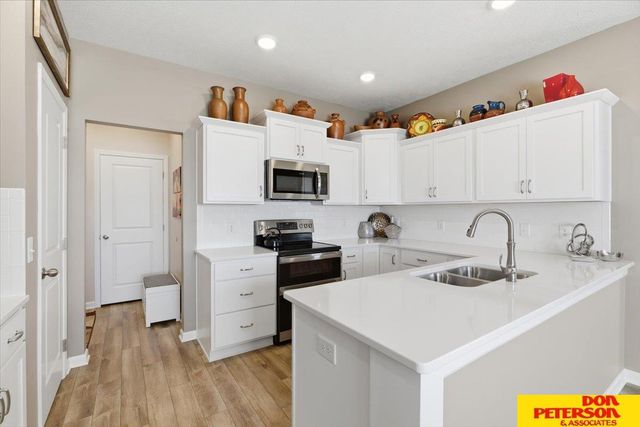 2102 Aaron Way, Fremont, NE 68025