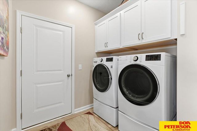 2102 Aaron Way, Fremont, NE 68025