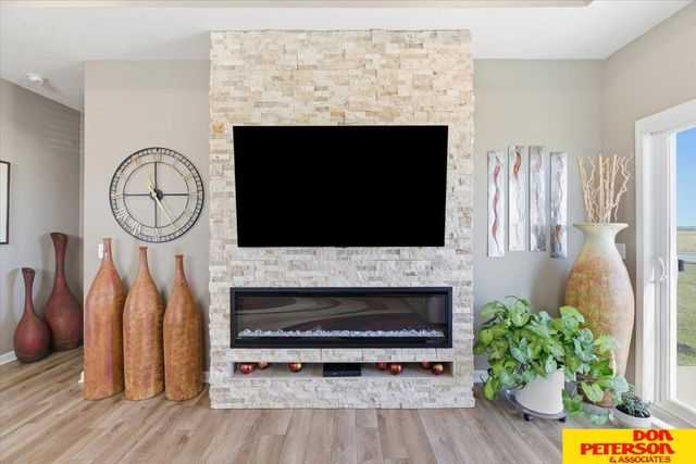 2102 Aaron Way, Fremont, NE 68025