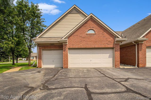 7087 Moore Court, Shelby Charter Township, MI 48317