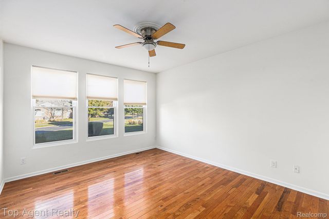 7087 Moore Court, Shelby Charter Township, MI 48317