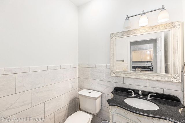 7087 Moore Court, Shelby Charter Township, MI 48317