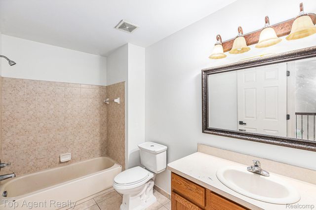 7087 Moore Court, Shelby Charter Township, MI 48317