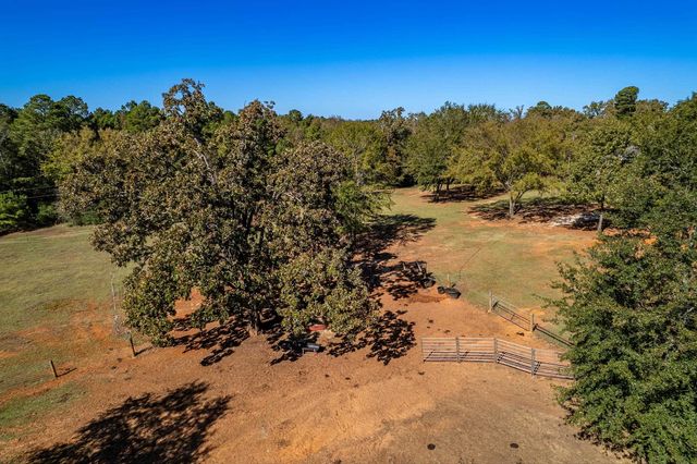 15198 E FM 16, Winona, TX 75792