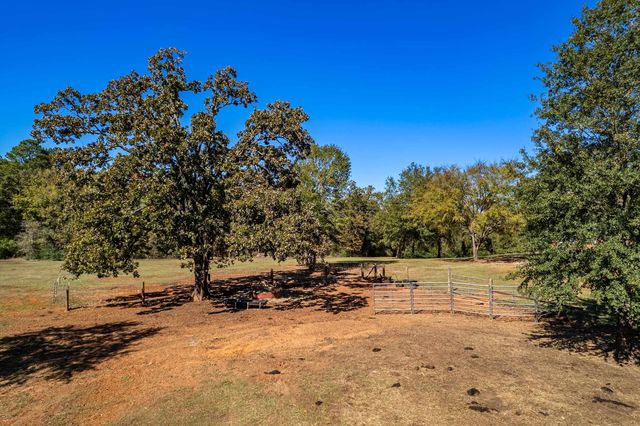15198 E FM 16, Winona, TX 75792