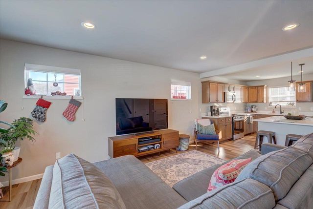 2327 Autumn Lake Parkway, Madison, WI 53718