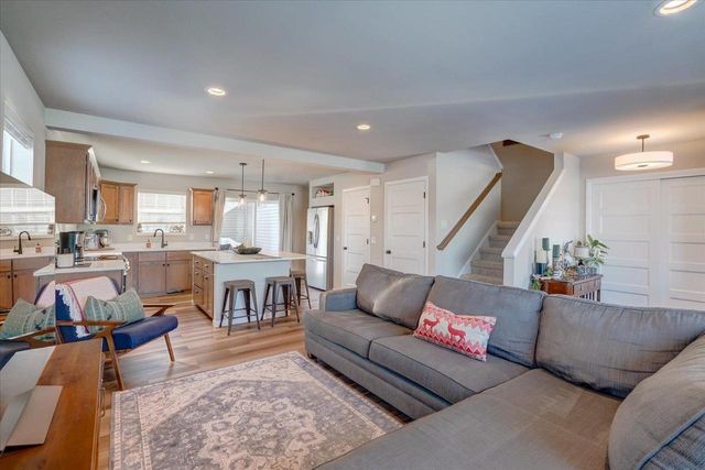 2327 Autumn Lake Parkway, Madison, WI 53718