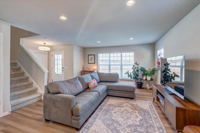 2327 Autumn Lake Parkway, Madison, WI 53718