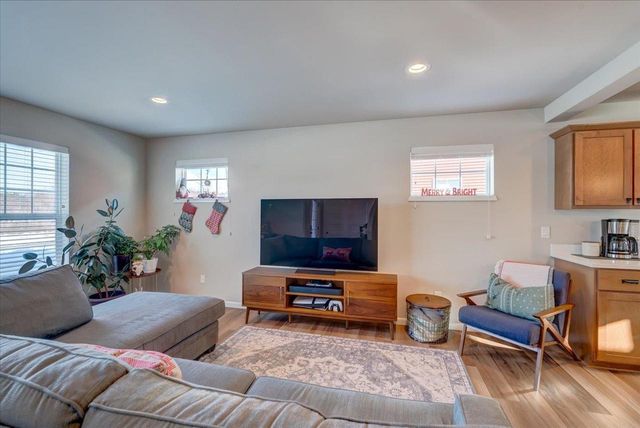 2327 Autumn Lake Parkway, Madison, WI 53718