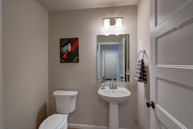 2327 Autumn Lake Parkway, Madison, WI 53718