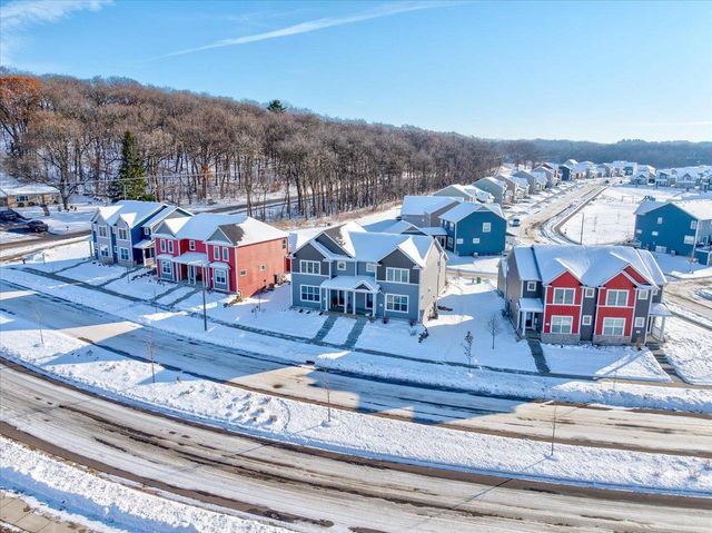 2327 Autumn Lake Parkway, Madison, WI 53718