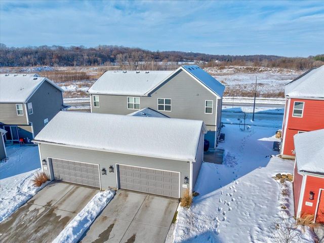 2327 Autumn Lake Parkway, Madison, WI 53718