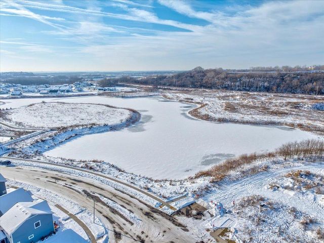 2327 Autumn Lake Parkway, Madison, WI 53718