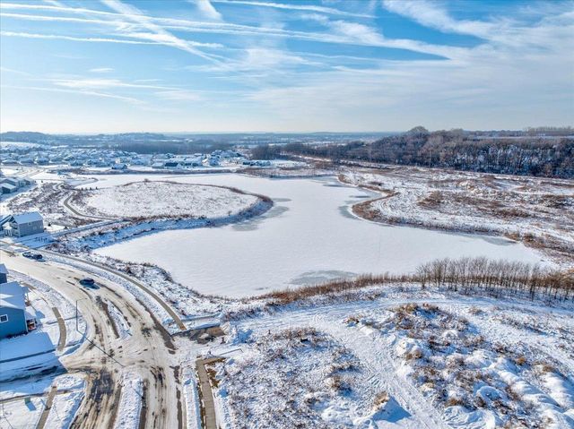 2327 Autumn Lake Parkway, Madison, WI 53718