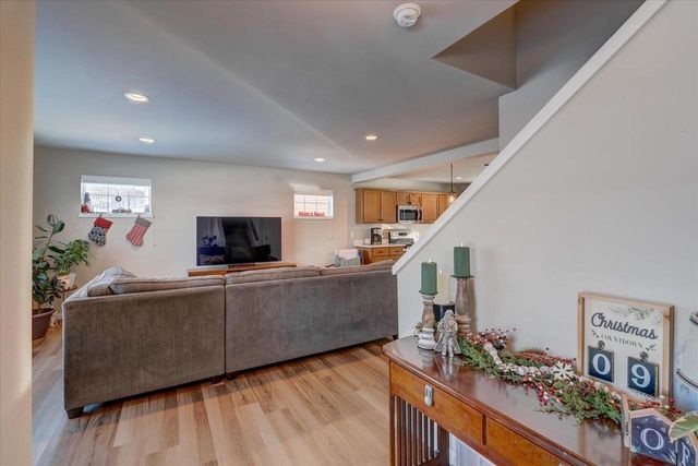 2327 Autumn Lake Parkway, Madison, WI 53718