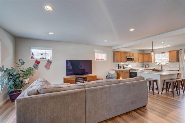 2327 Autumn Lake Parkway, Madison, WI 53718