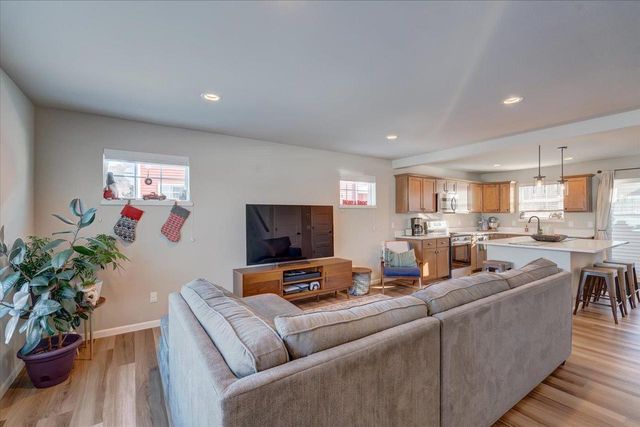 2327 Autumn Lake Parkway, Madison, WI 53718